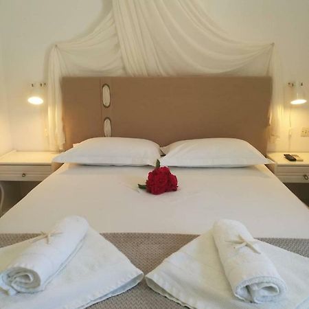 Andreas And Petrinela Rooms Triovasálos Екстериор снимка