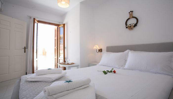 Andreas And Petrinela Rooms Triovasálos Екстериор снимка
