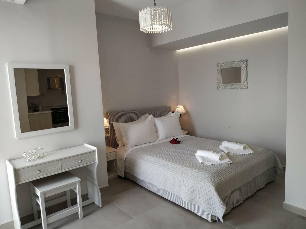 Andreas And Petrinela Rooms Triovasálos Екстериор снимка