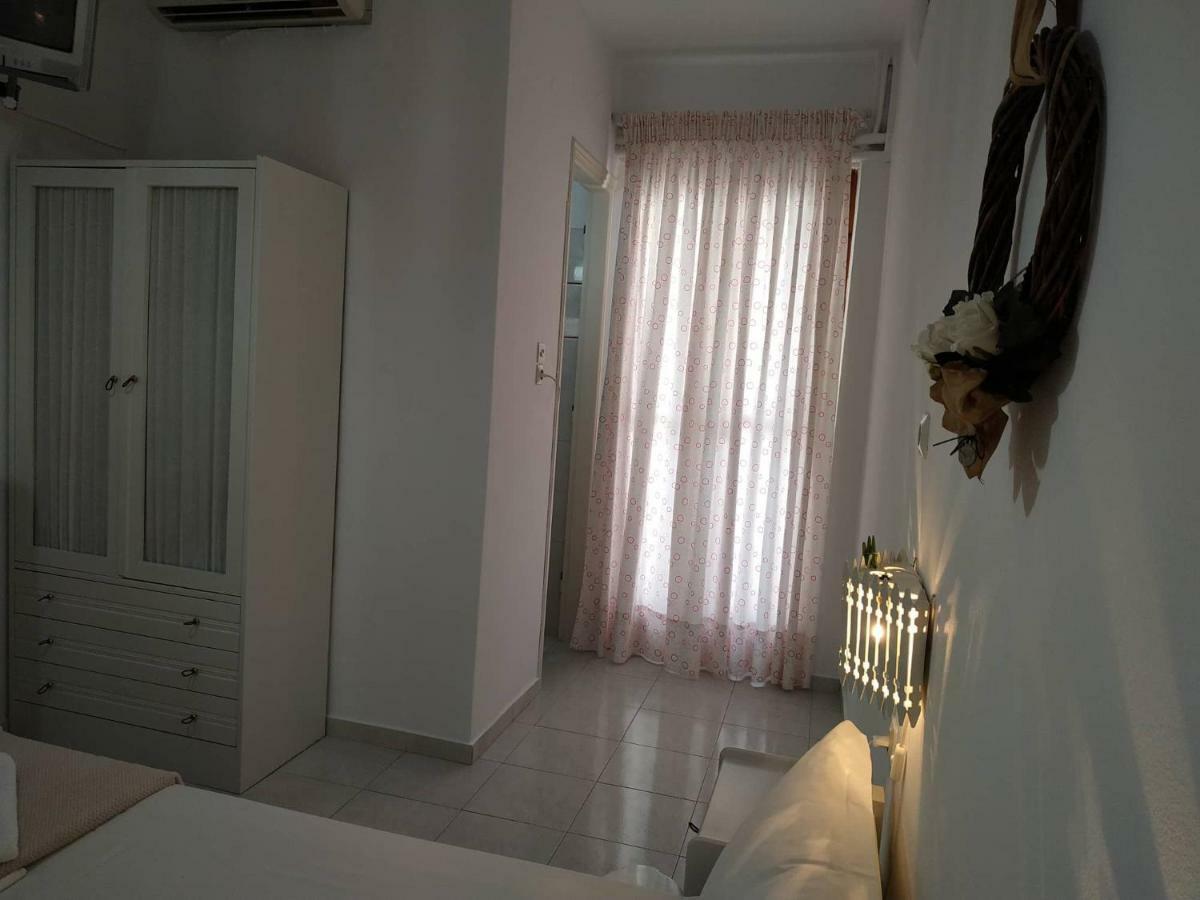 Andreas And Petrinela Rooms Triovasálos Екстериор снимка